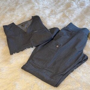 Figs Charcoal/Denim V-Neck Scrub set. Size Small